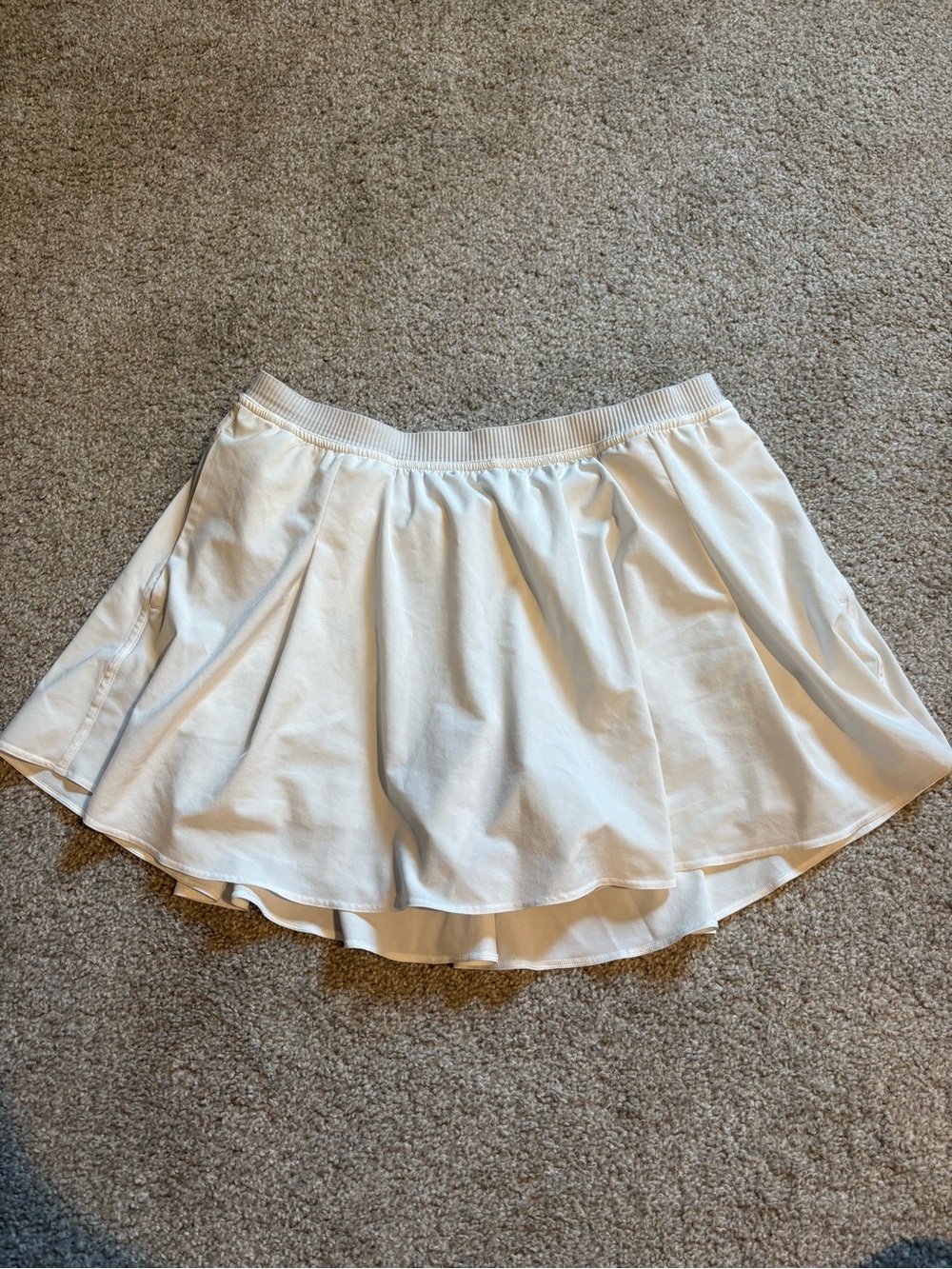 Lululemon size 10 Women’s White Athletic Skirt Built-In Shorts Tennis Workout